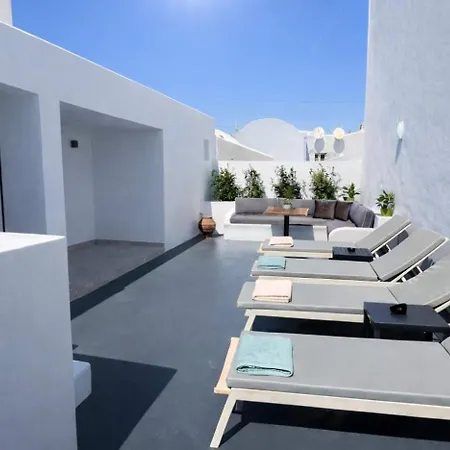 Iliana's Getaway - Private With Jacuzzi *