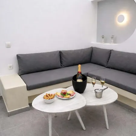 Iliana's Getaway - Private With Jacuzzi *