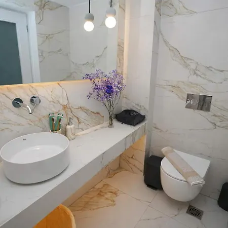 Iliana's Getaway - Private With Jacuzzi * Imerovigli (Santorini)