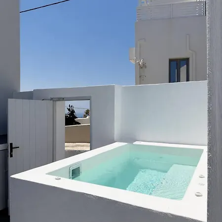 Iliana's Getaway - Private With Jacuzzi إيميروفيغلي