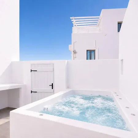 Iliana's Getaway - Private With Jacuzzi شقة إيميروفيغلي