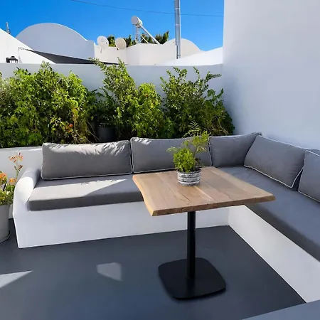 Iliana's Getaway - Private With Jacuzzi Imerovigli (Santorini)